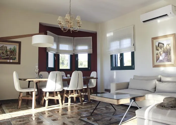 Pleiades Luxury Vila *