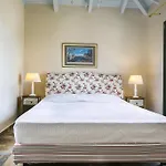 Pleiades Luxury Свороната