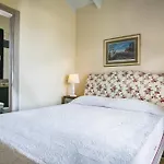 Pleiades Luxury Свороната