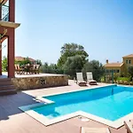 Вилла Pleiades Luxury Свороната